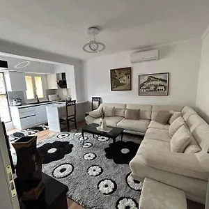  Habitación en casa particular Flat In Berat's Center